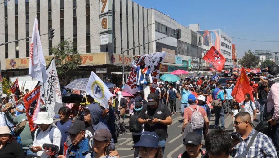 Presidenta de México afirma que las recientes protestas buscan crear una imagen de "caos" antes del Mundial