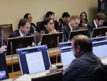 CFA advierte por proyecto para aumentar el endeudamiento en US$6.200 millones: nivel de deuda llegaría a 43,6% del PIB