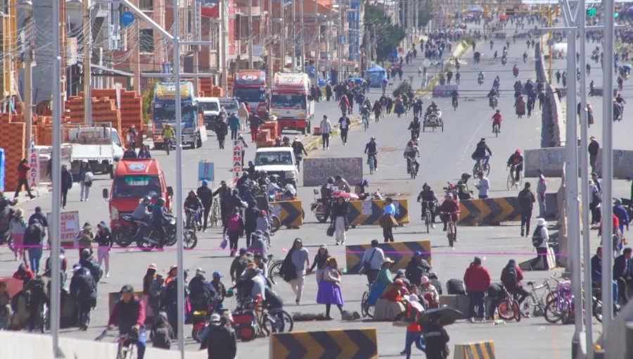 Ministro de Defensa de Bolivia asegura que las FF.AA. actuarán con "disciplina, serenidad y patriotismo" frente a los bloqueos