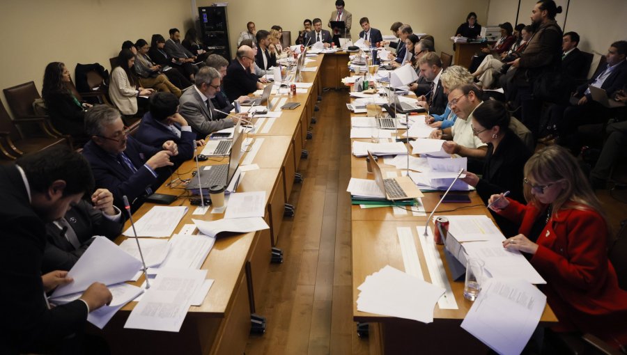 Comisión de Hacienda de la Cámara despacha el proyecto que autoriza al Estado un endeudamiento de US$6.200 millones