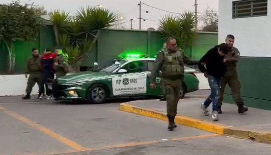 Falsa venta de celular terminó en secuestro: joven escapó tras media hora de cautiverio en El Bosque