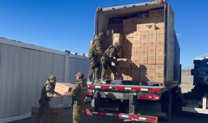 Detectan camión que transportaba más de 549 mil cajetillas de cigarrillos de contrabando en Colchane