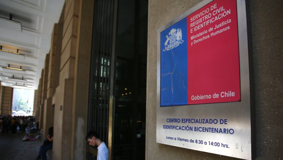 Registro Civil aclara entrega errónea de cédulas a migrantes y atribuye situación a una "lamentable confusión"