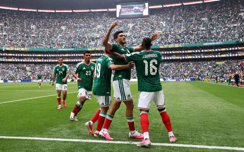 México da el puntapié inicial al Mundial imponiéndose sin sobresaltos a Sudáfrica