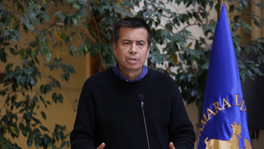 Diputado Celis acude al CDE tras informe de Contraloría por censistas con antecedentes: "Lo del INE es escandaloso"