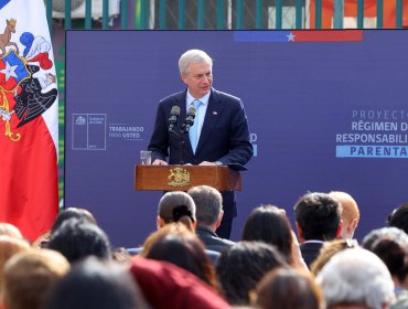 Presidente Kast firma proyecto de ley de Responsabilidad Parental: "Hagámonos cargo de nuestros hijos"