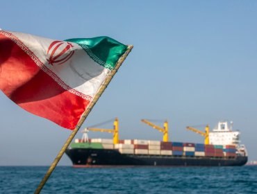 Irán anuncia el cierre del estrecho de Ormuz tras nuevos ataques de EE.UU. y amenaza con atacar embarcaciones