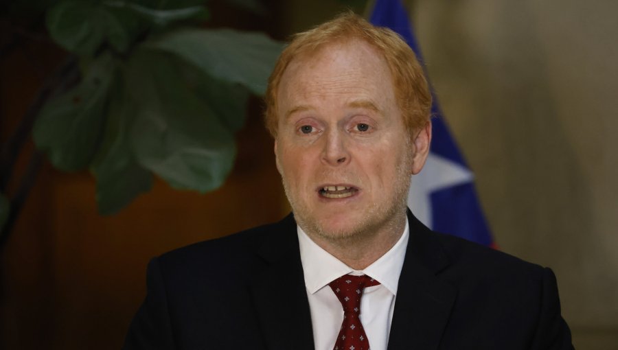 Senador Edwards insta a "revisar" el sueldo vitalicio del expresidente Boric por "mentir descaradamente" tras dichos sobre el CAE