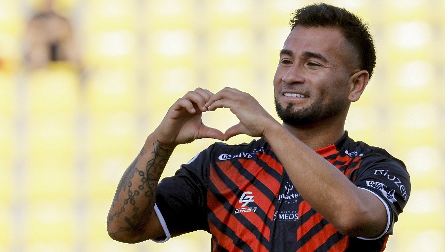 Universidad Católica entra en la pelea con Colo-Colo por fichar a Jean Meneses desde Limache