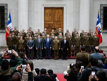 Kast condecoró a 33 carabineros del grupo Guardia de Palacio y de Escolta Presidencial por su destacada trayectoria