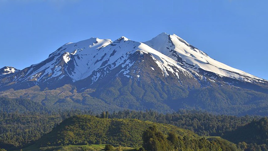 Excursionista muere tras caer unos 200 metros cuando descendía del volcán Calbuco