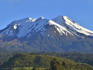 Excursionista muere tras caer unos 200 metros cuando descendía del volcán Calbuco