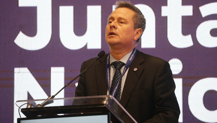 DC ratifica al diputado Álvaro Ortiz como presidente y afianza lazos con el progresismo