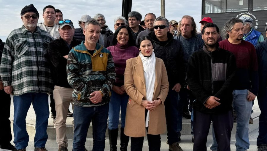Senadora Karol Cariola respalda proyecto de planta de jibia en Puchuncaví y critica "asfixia" a la pesca artesanal
