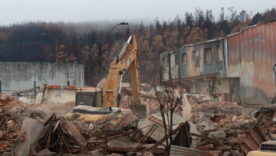 Gobierno traspasa terreno para construir 320 viviendas destinadas a víctimas de incendios forestales en la región de Biobío