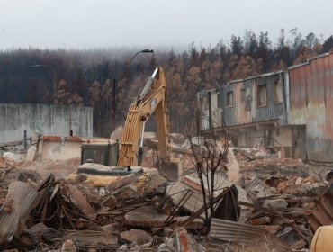 Gobierno traspasa terreno para construir 320 viviendas destinadas a víctimas de incendios forestales en la región de Biobío