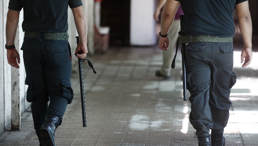 Prisión preventiva para gendarmes por red criminal en cárcel de Illapel