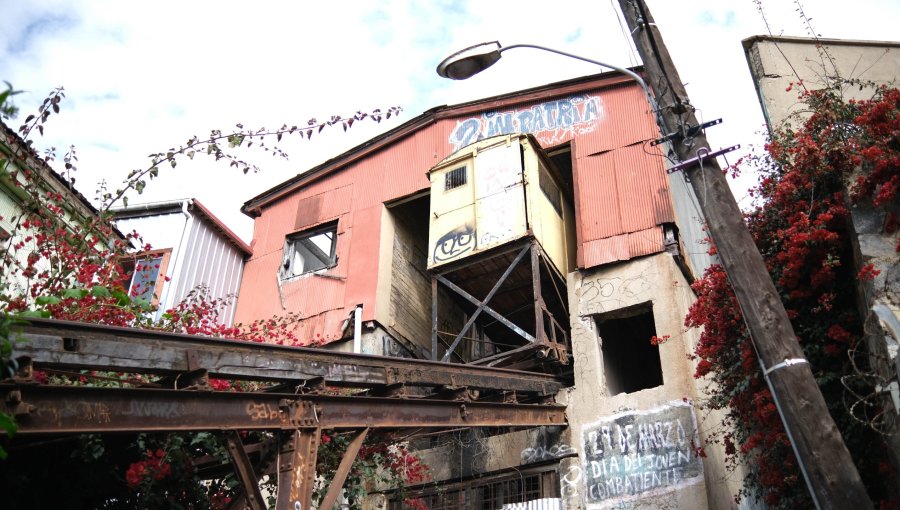 Gobierno Regional compromete nuevas acciones para impulsar recuperación de los tradicionales ascensores de Valparaíso