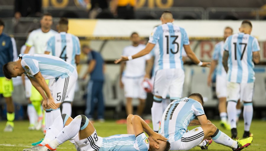 ''Los penales nos liquidaron": Agüero y Lavezzi recuerdan el dolor de las finales perdidas ante la Roja a 10 años del bicampeonato de Chile