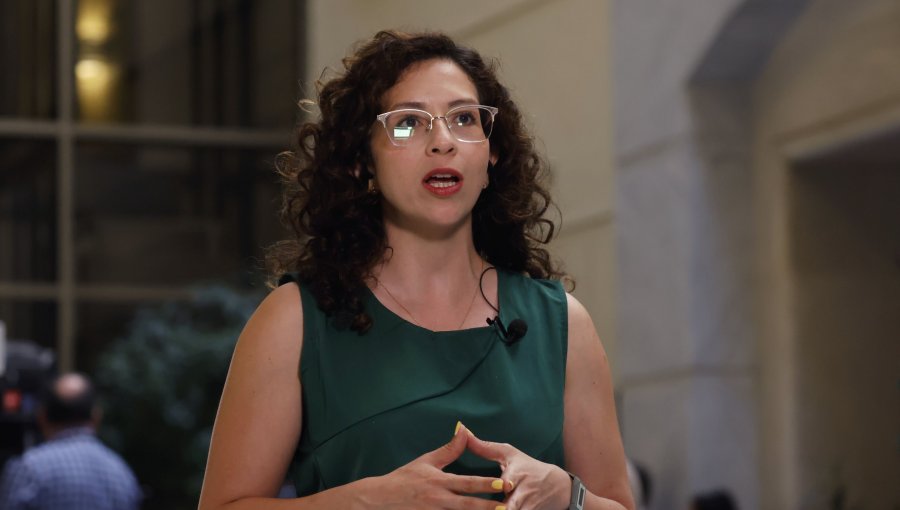"Podría juzgar con la misma vara": Yeomans advierte eventual acusación constitucional contra Quiroz en caso de avanzar la de Grau