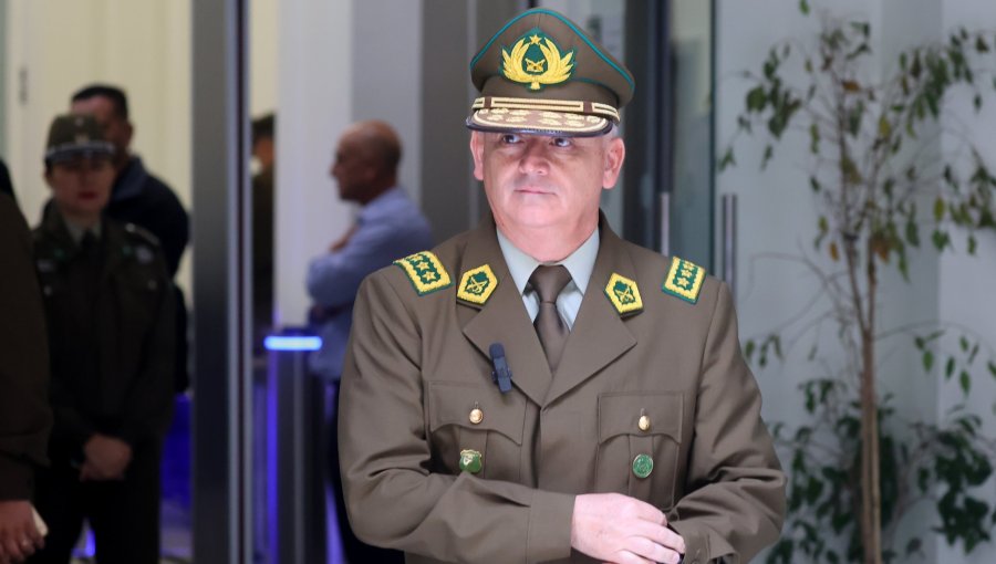 General Araya hizo un llamado a los carabineros a "trabajar honestamente" y que los malos elementos "den un paso al costado"