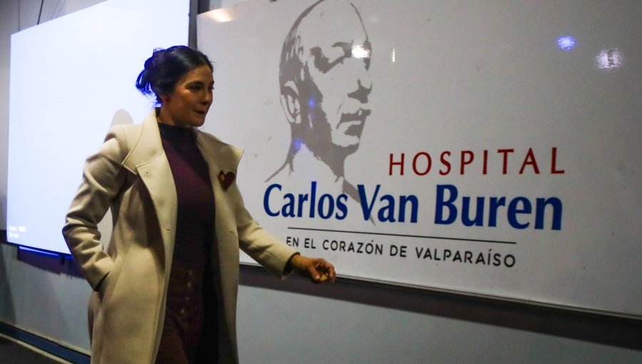 Senadora Cariola destaca compromiso por el Hospital Van Buren, pero recalca que "no basta solo con la medida de largo plazo"