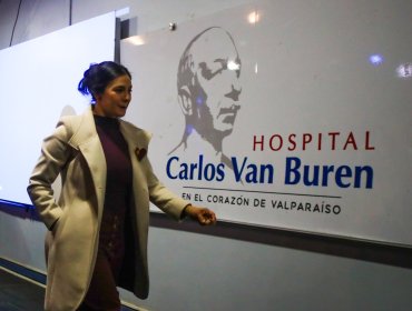 Senadora Cariola destaca compromiso por el Hospital Van Buren, pero recalca que "no basta solo con la medida de largo plazo"