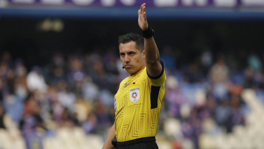 Árbitro chileno Cristián Garay debutará en el Mundial en el duelo Canadá vs. Qatar