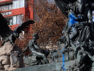 Desbordes propone eliminar el Consejo de Monumentos Nacionales tras nueva vandalización a la Fuente Alemana