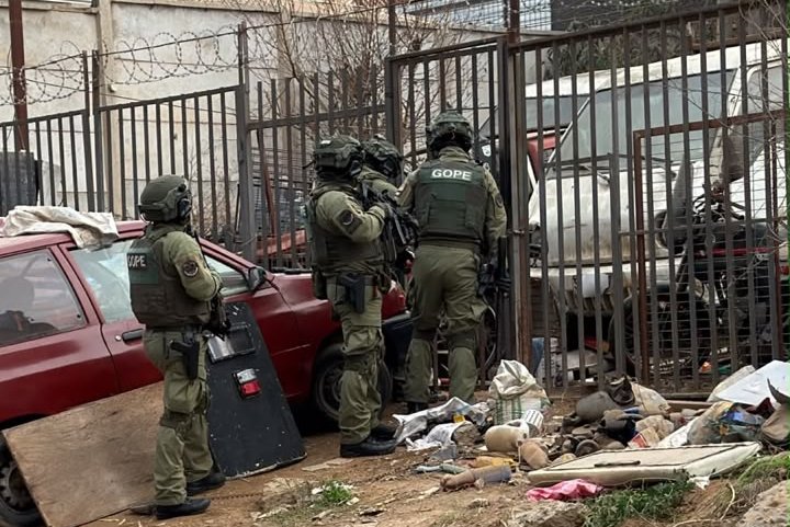 Prisión preventiva para sujeto acusado de intentar quemar a inspector municipal durante operativo en Villa Alemana