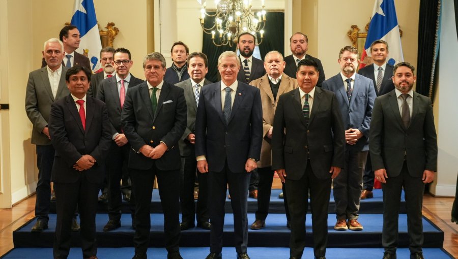 Gobernador Mundaca exige que compromiso del Presidente Kast con la descentralización "se traduzca en hechos concretos"