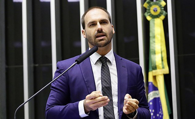 Tribunal Supremo de Brasil condena a cuatro años de cárcel a Eduardo Bolsonaro por coacción a la justicia