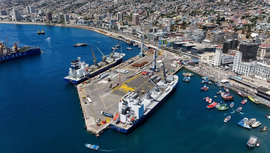 Puerto Valparaíso y TPV firman extensión de concesión del Terminal 2 hasta diciembre de 2029