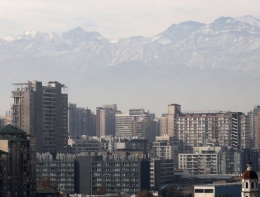 Decretan nueva alerta ambiental en la región Metropolitana: restricción vehicular afectará a patentes terminadas en 0 y 1