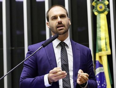 Tribunal Supremo de Brasil condena a cuatro años de cárcel a Eduardo Bolsonaro por coacción a la justicia