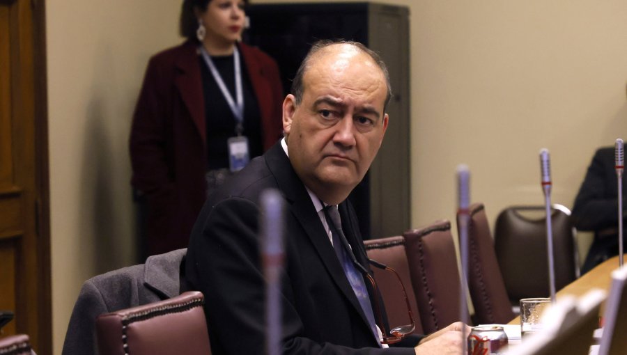 Defensa de Grau expone ante comisión revisora y afirma que la acusación "no logra explicar" la infracción de normas constitucionales