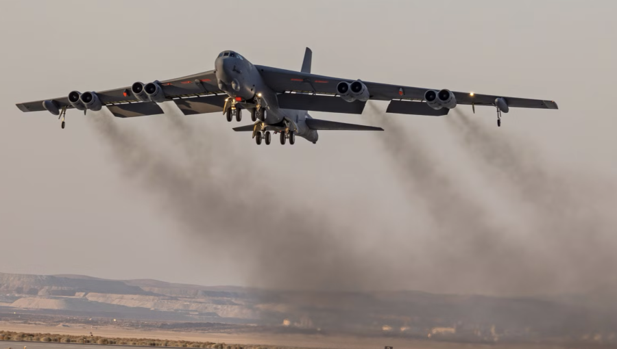 Ocho tripulantes mueren en accidente de bombardero B-52 durante prueba en California