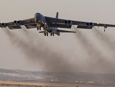Ocho tripulantes mueren en accidente de bombardero B-52 durante prueba en California