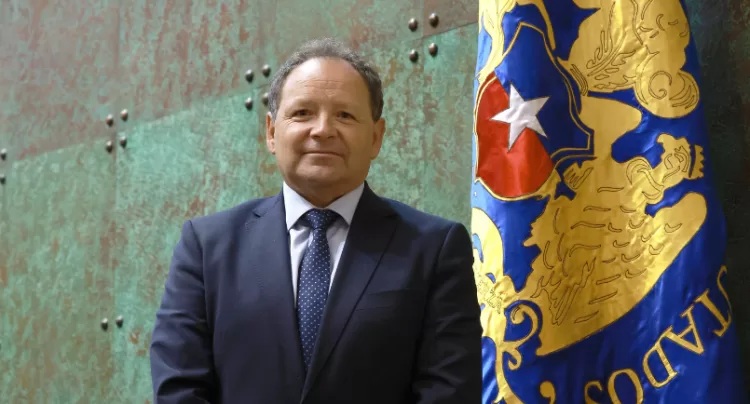 Por amplia mayoría: El abogado Luis Rojas fue ratificado como nuevo secretario general del Senado