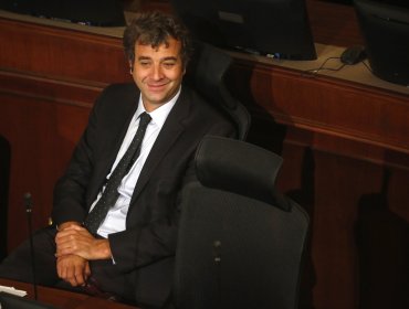 Gobierno contrata a exministro Juan José Ossa para defender proyecto “Escuelas Protegidas” en el TC