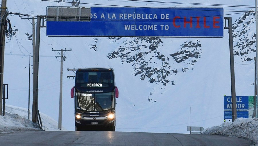 Paso fronterizo Los Libertadores suspende tránsito internacional por nevadas y bajas temperaturas en zona de alta cordillera