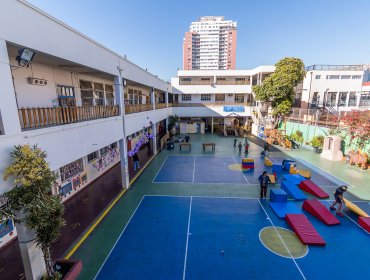 Escuela San Ignacio de Valparaíso cerrará tras más de un siglo de historia y Colegio Sagrado Corazón se trasladará a sus dependencias