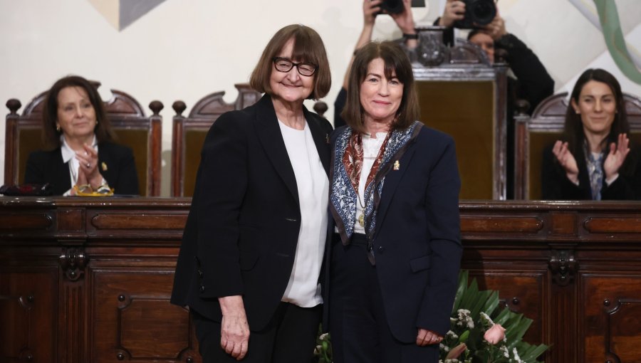 Alejandra Mizala asume como rectora de la U. de Chile: "Recibo la tarea con humildad y profundo sentido de responsabilidad"