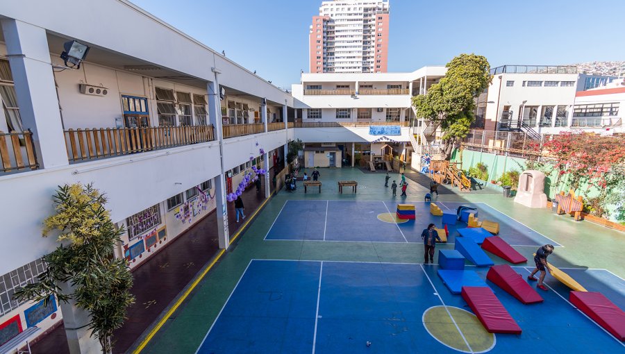 Escuela San Ignacio de Valparaíso cerrará tras más de un siglo de historia y Colegio Sagrado Corazón se trasladará a sus dependencias
