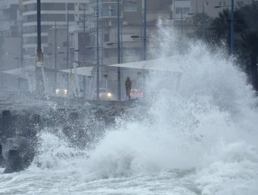 Marejadas volverán a golpear las costas de la región de Valparaíso este fin de semana