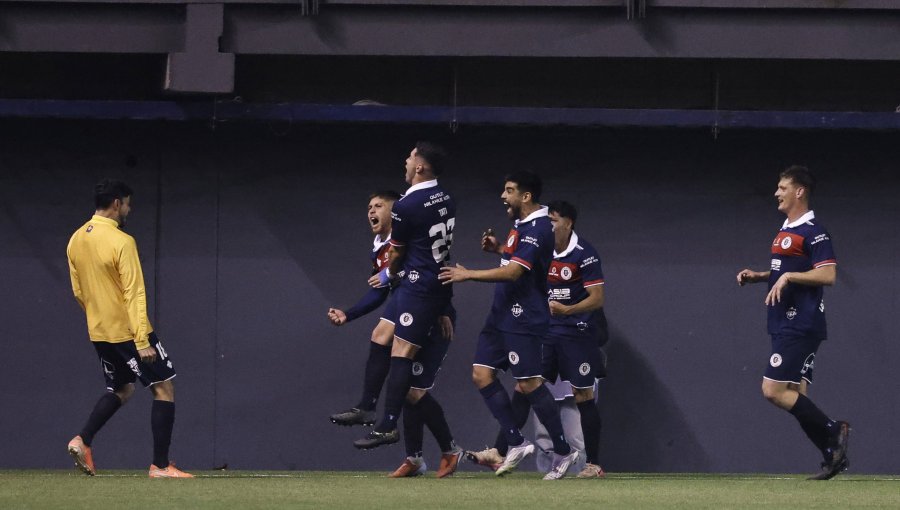 Deportes Santa Cruz derrotó por la cuenta mínima como visitante a Audax Italiano por la Copa Chile