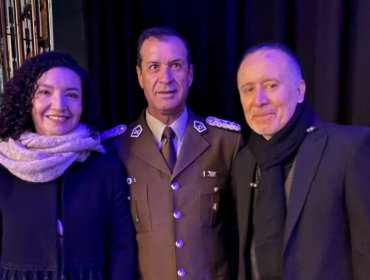 Miguel Tapia se presentó junto a la Small Band de Carabineros en Providencia