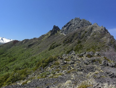 Buscan a turista extraviado durante excursión en el cerro Sarnoso de Puyehue