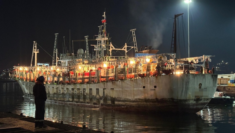 Asmar repara buque pesquero chino bajo estricta fiscalización en Talcahuano