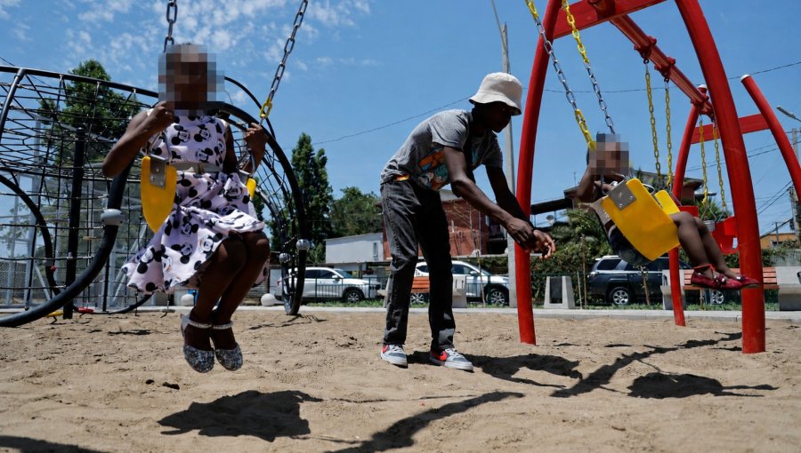 Editorial: Caso de niños haitianos en Chile: ¿El peor “autogolpe” del medio más creíble del país?